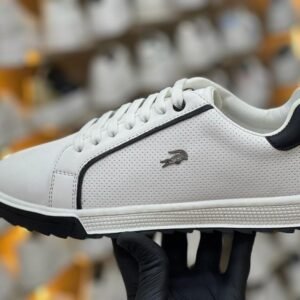 كوتشي شبابي ابيض <br> بنبيع ببلاش